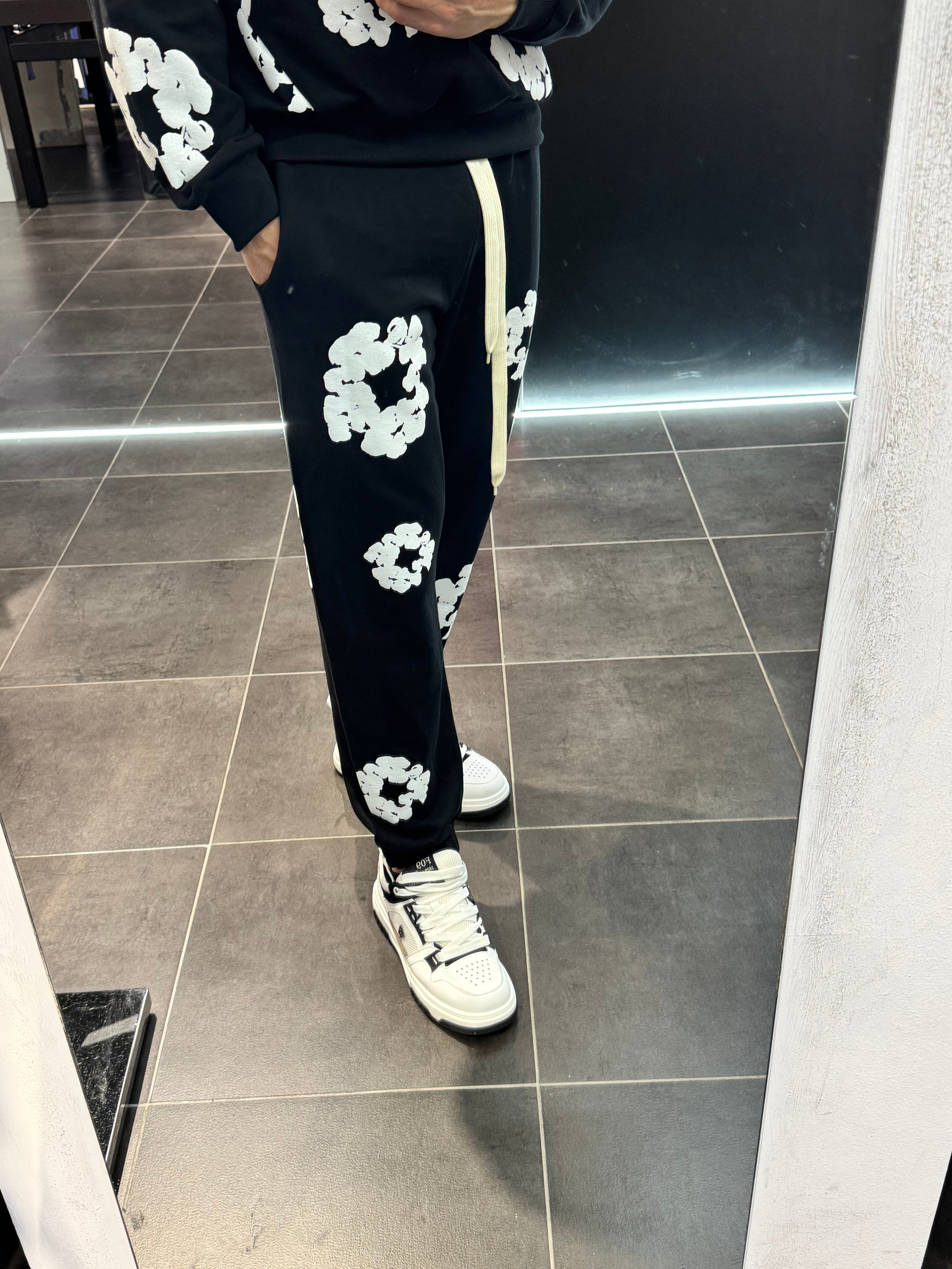Tuta Flower