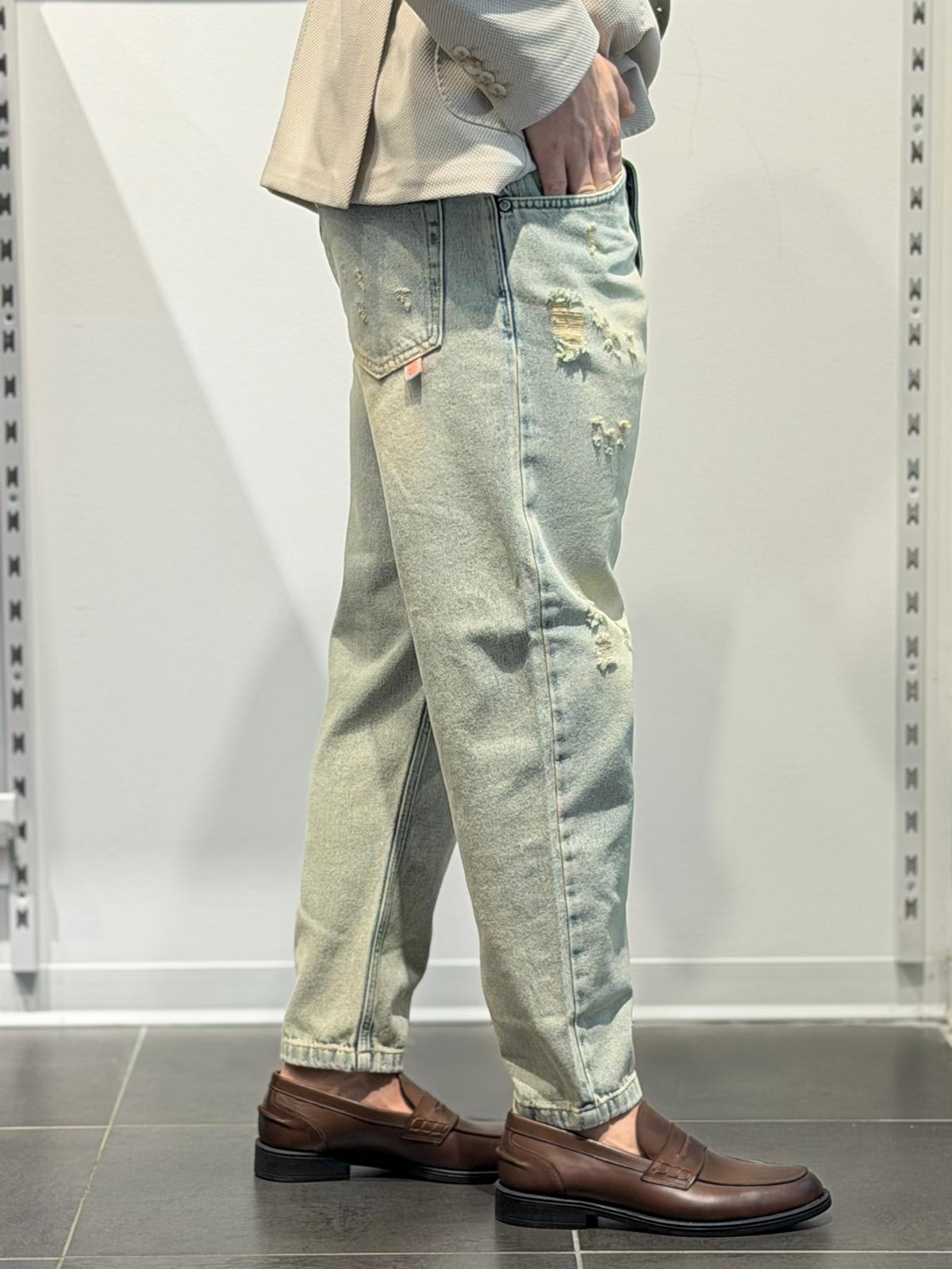 Jeans Carrot Fit Destroyed