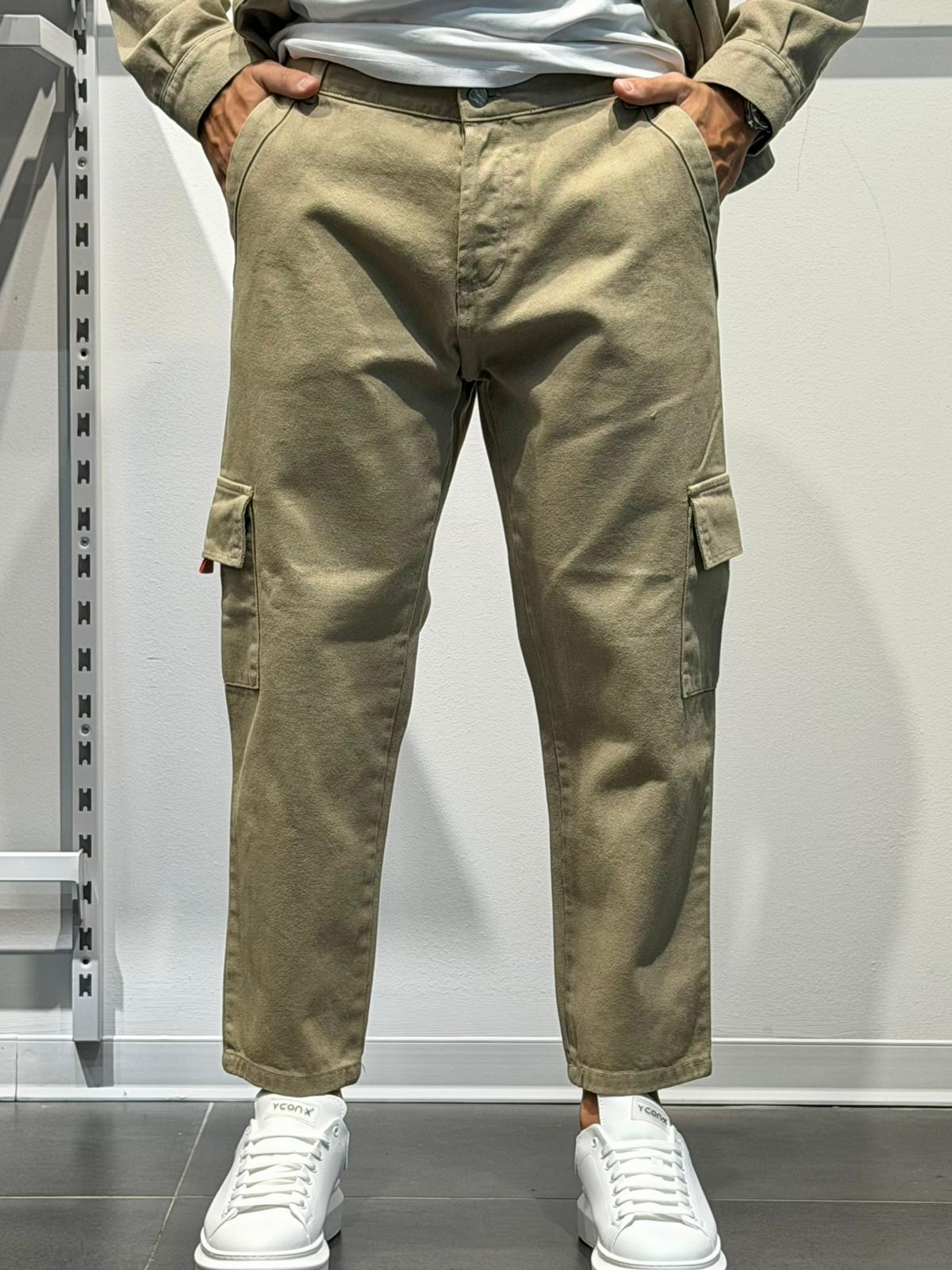 Pantalone Capri con Tasconi
