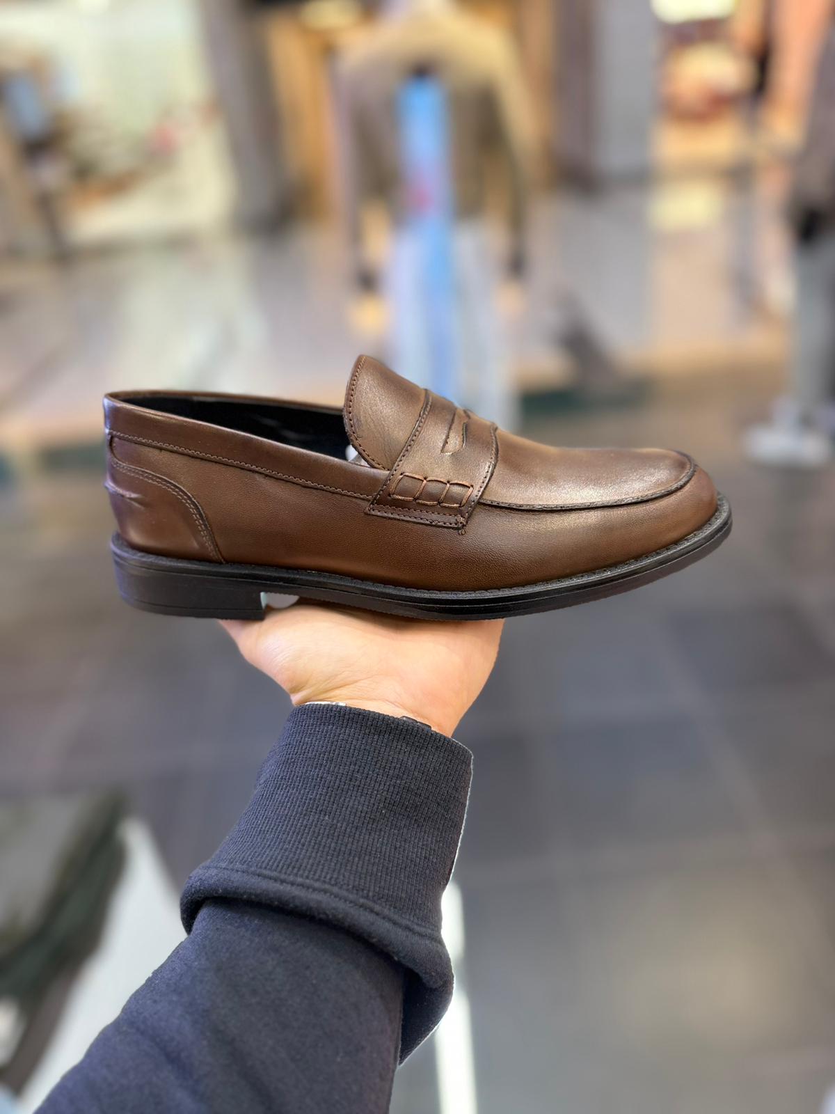 Mocassino in pelle con mascherina